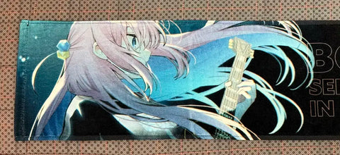 Selling Bocchi the Rock muffler towel.