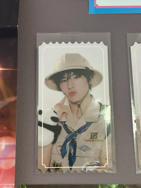 The Boyz Eric photocard 22-piece set + The B Land photo ticket, blanket
