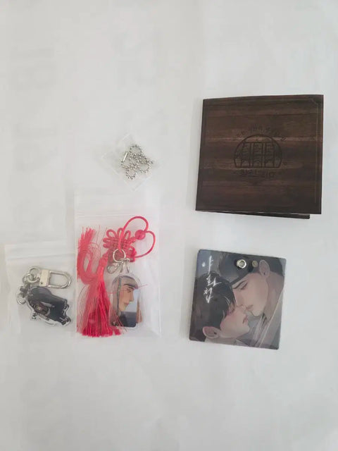 Yahuachup, Jameonggeum, and other merchandise, all together.
