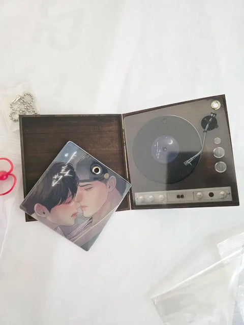Yahuachup, Jameonggeum, and other merchandise, all together.