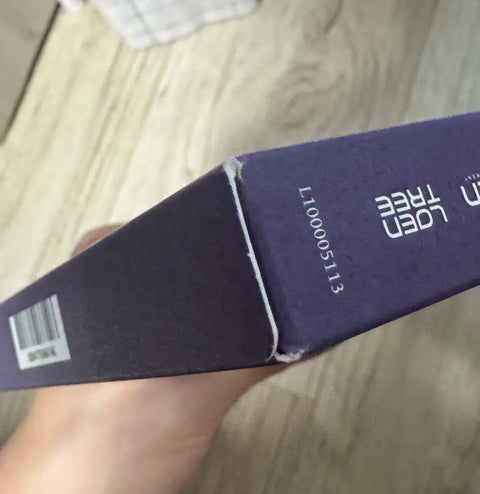 IU Chat-shire album