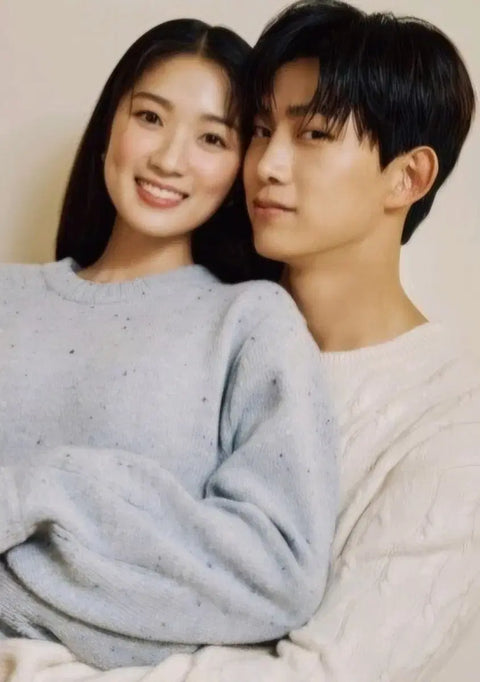 Transfer of Kim Hye-yoon and Ok Taecyeon's couple cover, First Look magazine.
