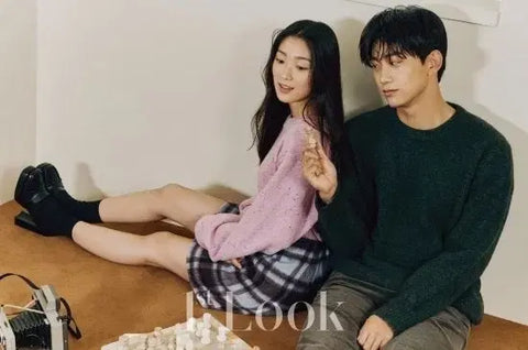 Transfer of Kim Hye-yoon and Ok Taecyeon's couple cover, First Look magazine.