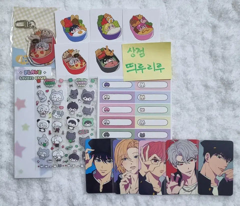 PLAVE unofficial merch: Mill, Noah, Bado, Eunho, Hamin, Somsom, Corotto, photocard, and other items as a set.