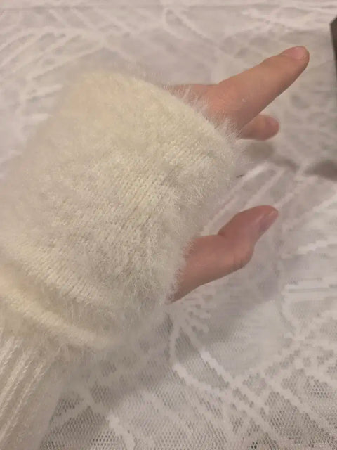Selling a white hand warmer.