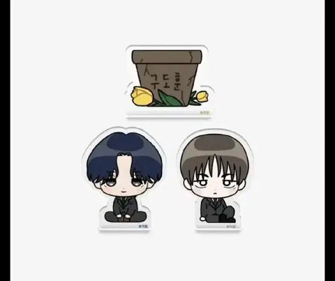Looking to buy/seeking Yoo Won Byeon Corotto and photocard (willing to pay a premium).