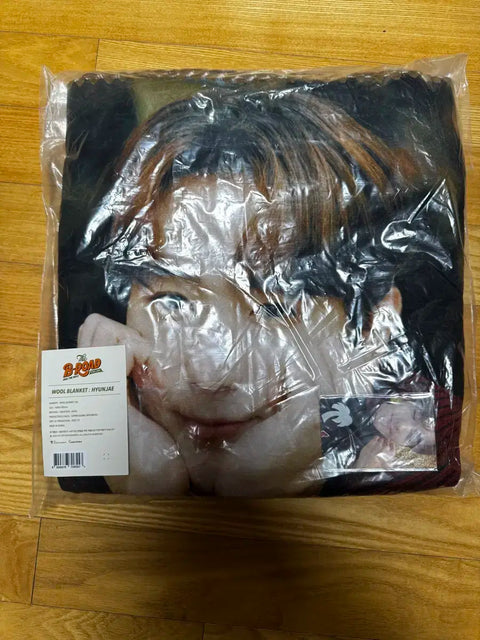 THE BOYZ Deobi Road Fan-Con Current Blanket Photocard