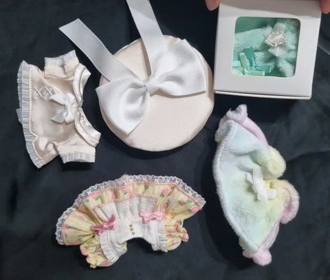 Selling 10cm unbranded cotton dolls in bundles.
