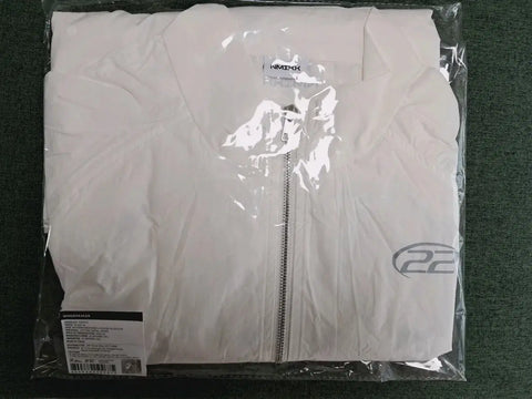 Selling NMIXX fan concert MD windbreaker.