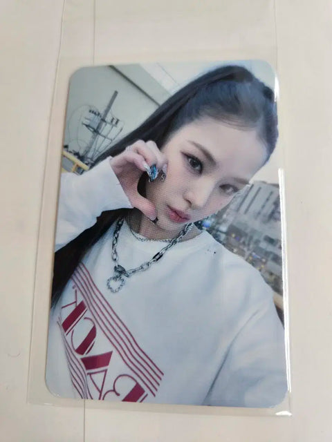 Chuyển nhượng photocard studio Izuna Mai