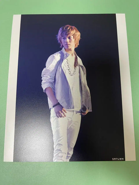 Ảnh khổ A4 của SHINee Taemin