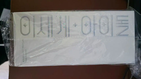 Bán lightstick Isefe2 và 3 sticker.