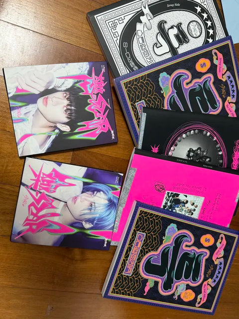 Selling Stray Kids goods as a set, Felix photocard and album