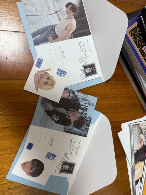 Selling Stray Kids goods as a set, Felix photocard and album