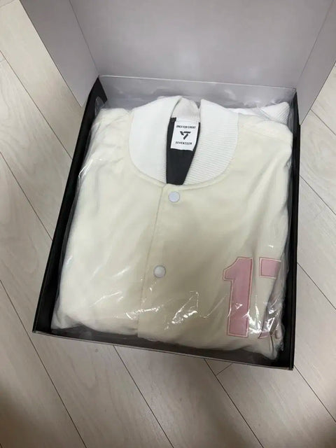 Đồng phục nhóm Seventeen Fansign Áo len bóng chày Áo khoác Varsity Giảm giá