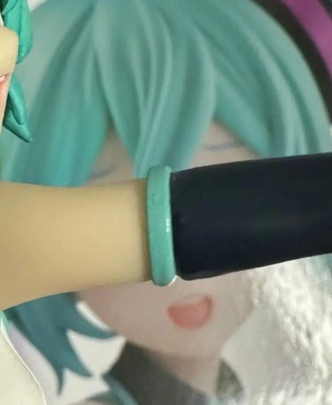 Bán figure Hatsune Miku, dù không được yêu thích, bạn vẫn ở đây vì tôi.