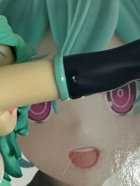 Bán figure Hatsune Miku, dù không được yêu thích, bạn vẫn ở đây vì tôi.