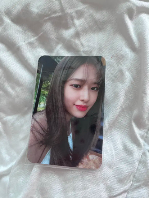 Yujin photocard