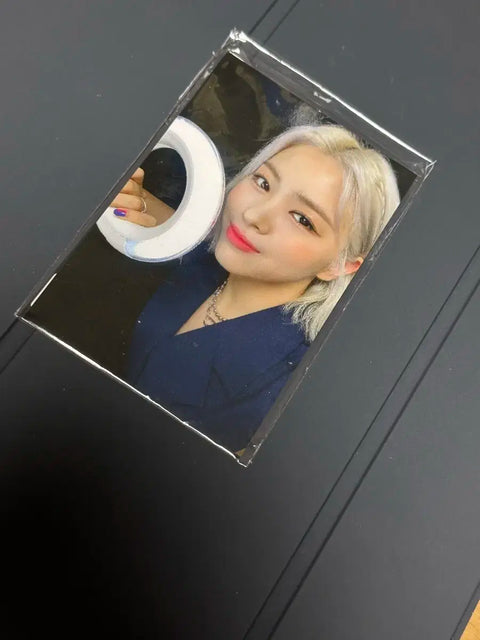 Itzy Ryujin Lightning Photocard