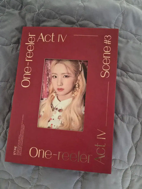 Selling IZ*ONE Hitomi's entire photocard collection.