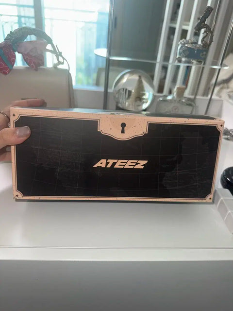 Cần bán lightstick ATEEZ