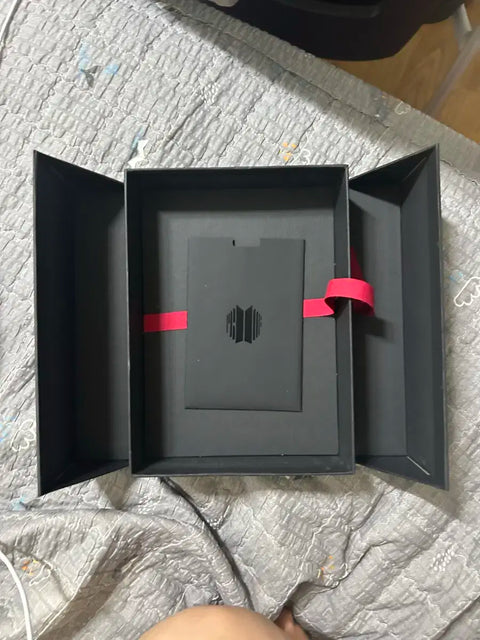 Album chuẩn của BTS Proof đang được bán