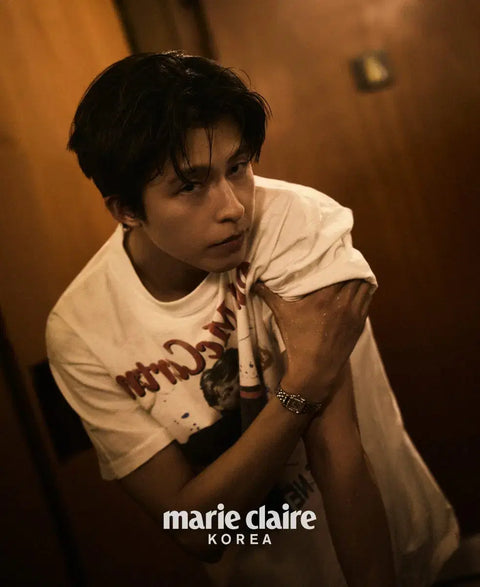 Transfer of Marie Claire magazine featuring pictorial and interview of actor Hong Kyung.