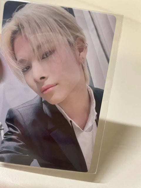 DarkBlood Niki Izwi Unopened Photocard