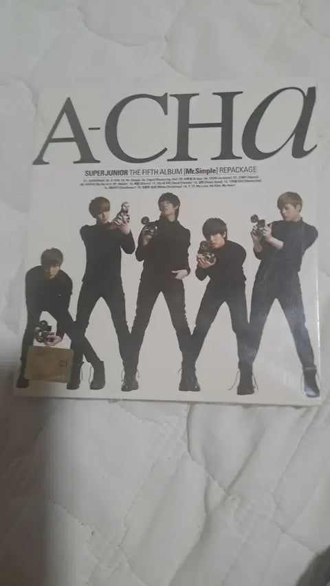 Selling Super Junior A-CHA album, unopened.
