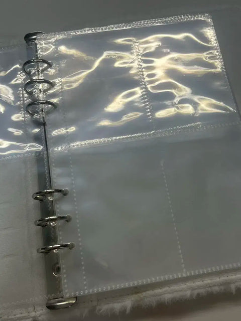 Selling/Trading photocard binder (fluffy/furry)