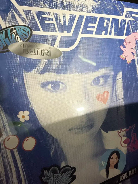 Album đầu tiên của NewJeans Bluebook Phiên bản Hanni