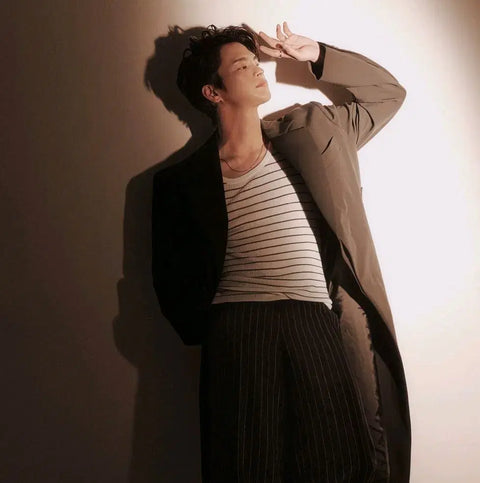 Transfer of Cosmopolitan magazine featuring Seo In-guk and Ahn Jae-hyun.
