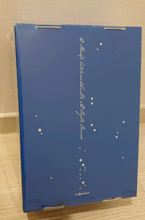 Hàng hóa chính thức của IVE Fan Club thế hệ thứ 4 LẶN vào IVE