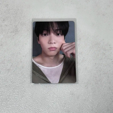 Unopened) TXT Horned TXT MOA Cheek Poked CU Collaboration Photocard