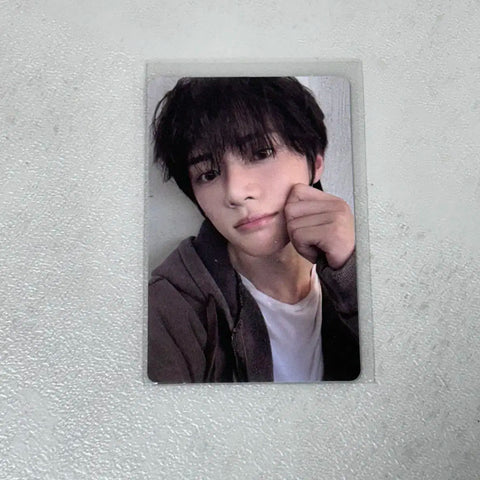 Unopened) TXT Horned TXT MOA Cheek Poked CU Collaboration Photocard