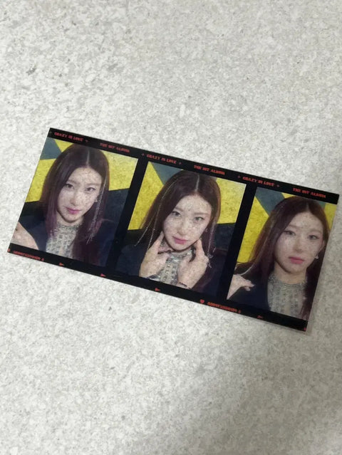 ITZY crazy in love Crazy In Love debut album photocard