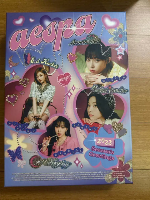 Selling aespa 2022 season's greetings.