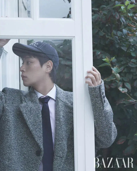 Transfer/Sale of Harper's Bazaar magazine featuring actor Park Jung-min's photoshoot and interview.