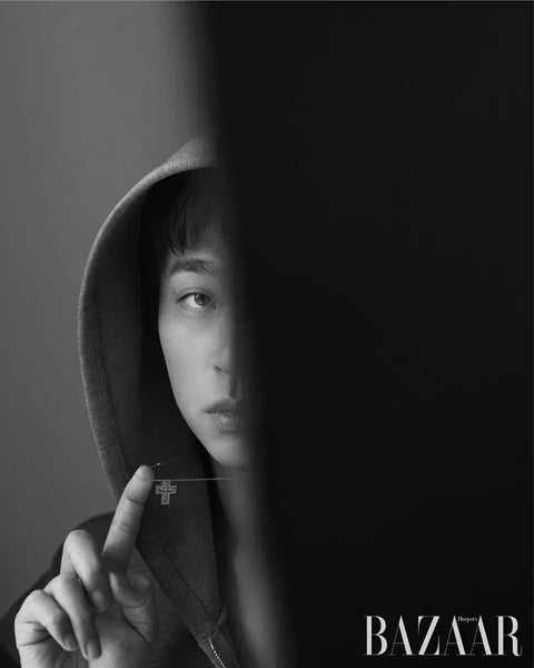 Transfer/Sale of Harper's Bazaar magazine featuring actor Park Jung-min's photoshoot and interview.