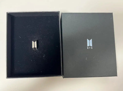 Selling BTS Speak Yourself concert ring.