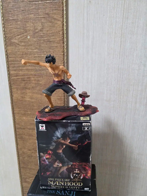 Selling One Piece figures, 10 types + 1.