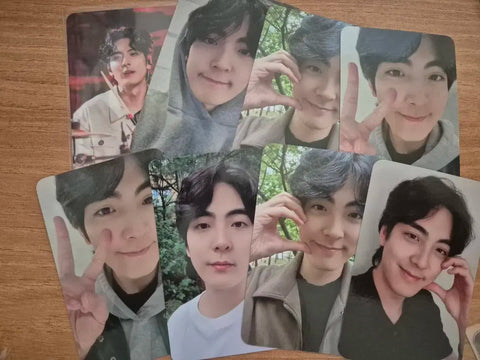 Moon Si-on photocard