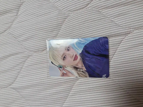 Selling Ive Liz photocard.