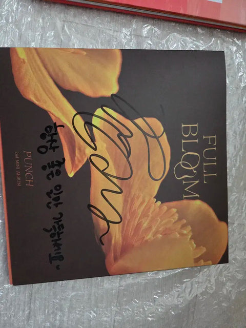 Female solo OST queen Punch, mini album 1st album, 2nd album, autographed, 1st album is not for sale