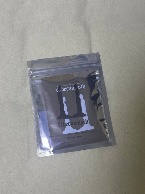 G-Dragon Übermensch Photocard Set