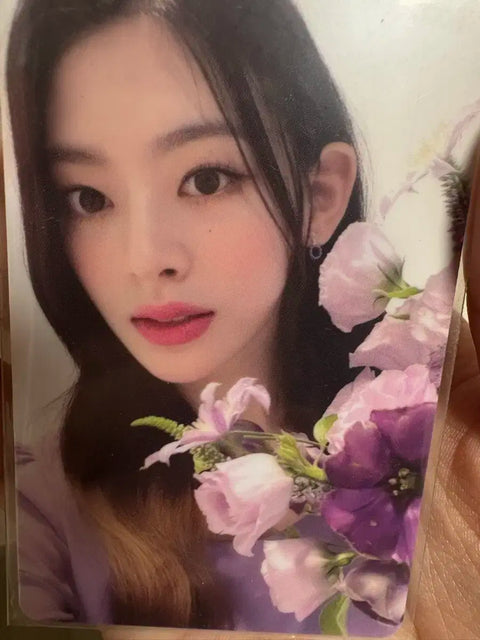 TXT Yeonjun Huening Kai STAYC Seeun photocard