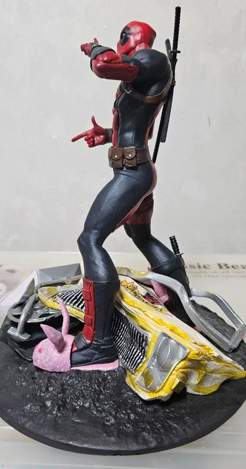 Diamond Select Taco Truck Deadpool Action Figure