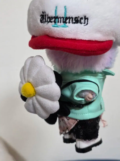 G-Dragon Labubu Yong Daisy Bong