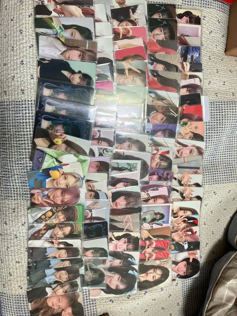 IVE official photocard, 400+ cards