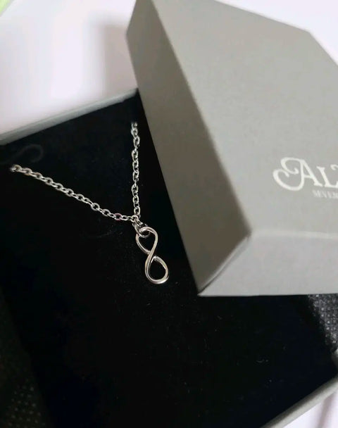 Seventeen 9th Anniversary Necklace The 8 Photocard Included